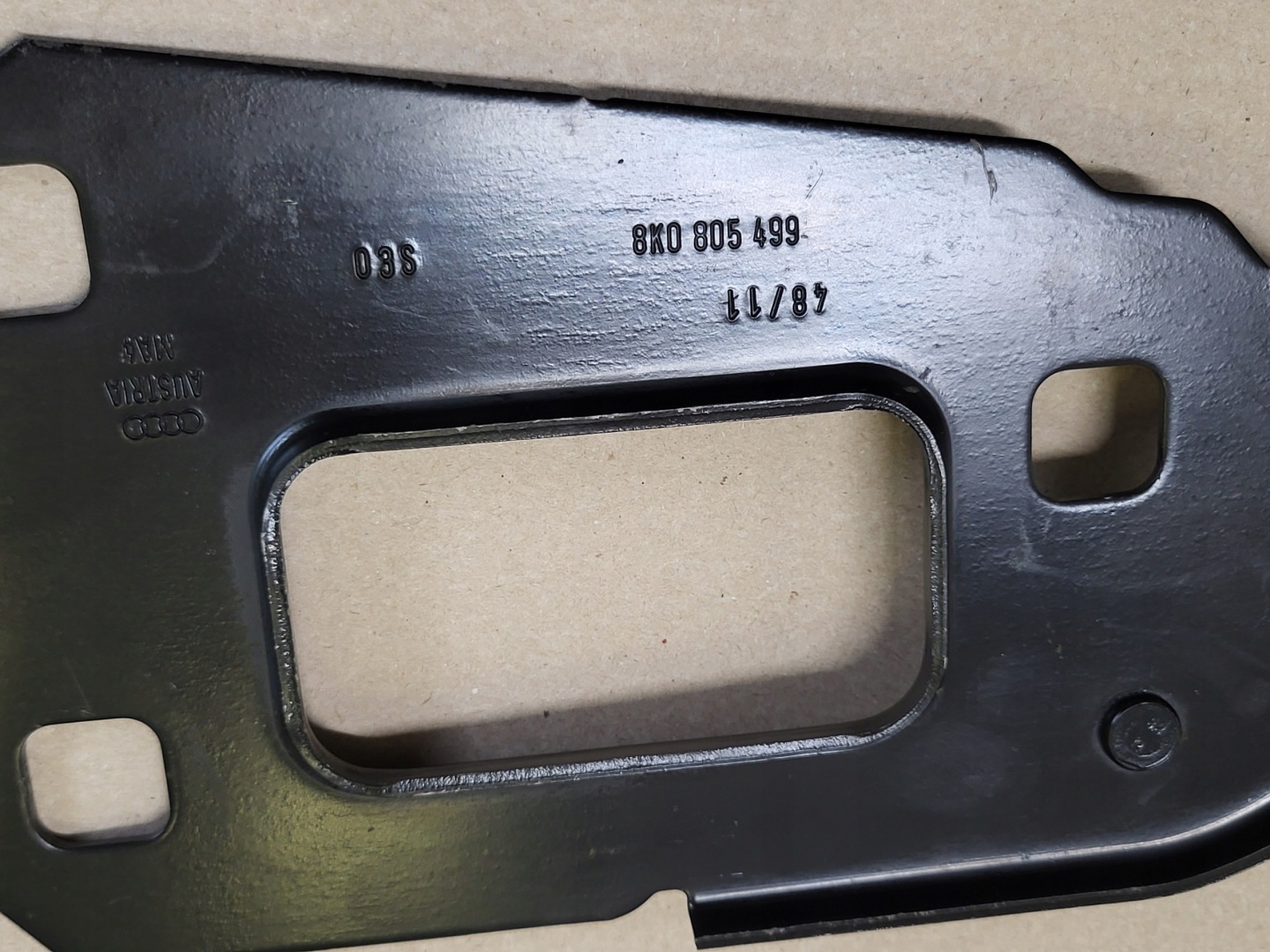 plate USTALAJACA support panel for radiators console left siders AUDI A4 B8 8K A5 8T OE