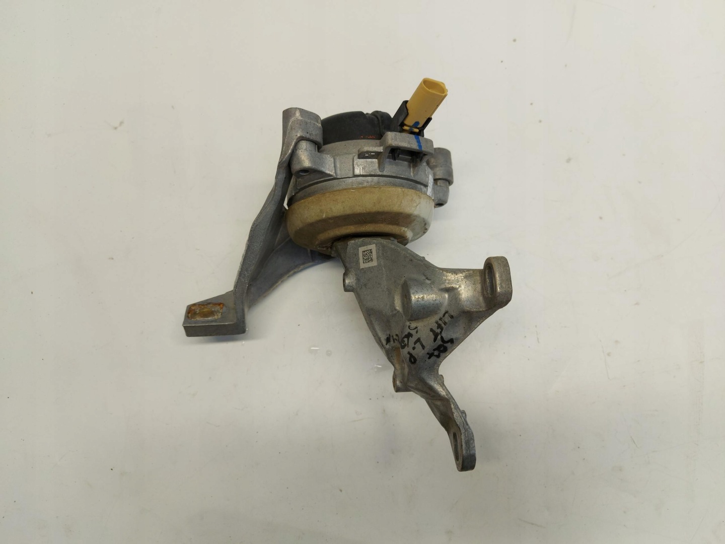 AUDI SQ7 Q7 II LIFT 4M0 4.0 TDI engine mount left 4M0399201G