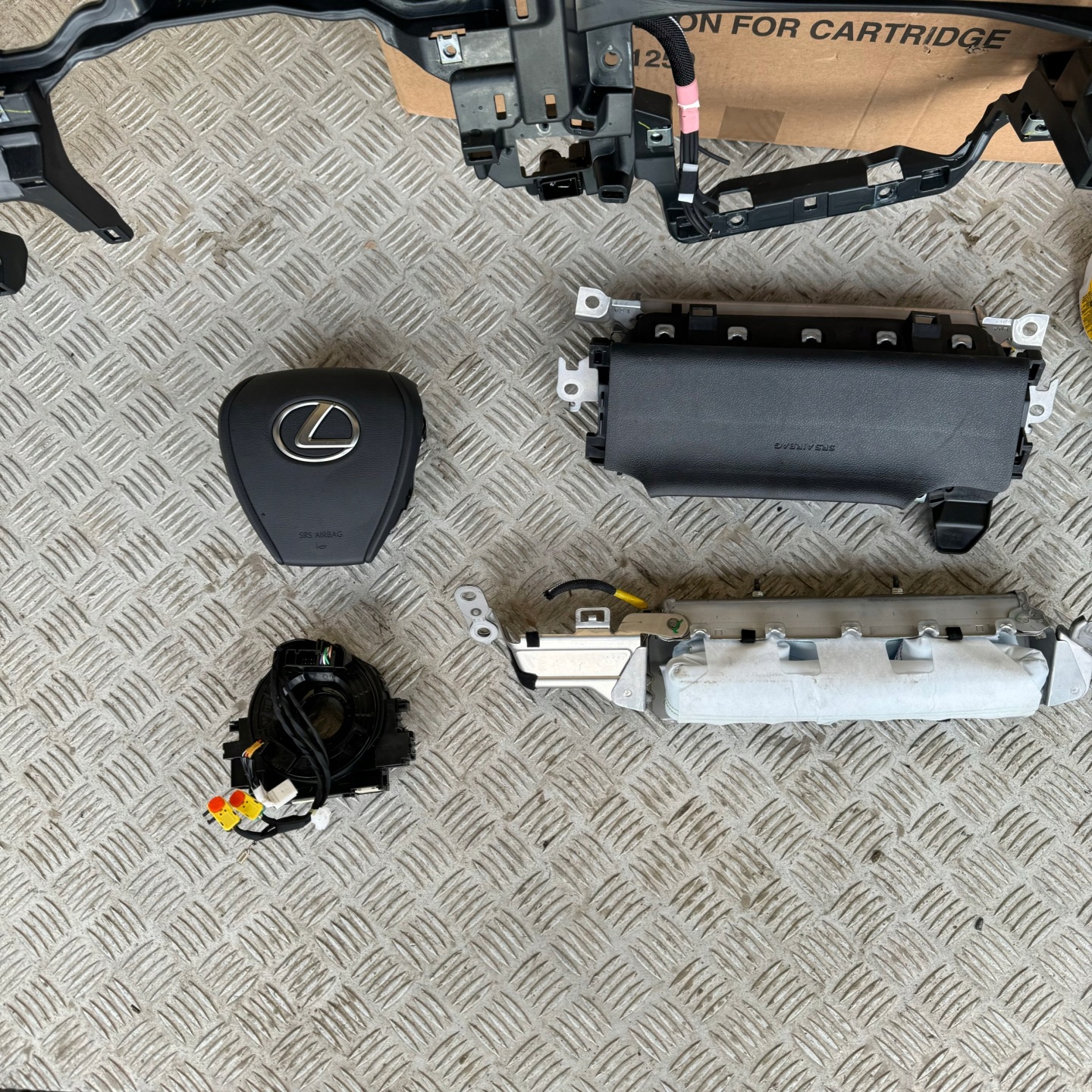 dashboard complete airbag console tension belts cockpit LEXUS UX 2021 ROK