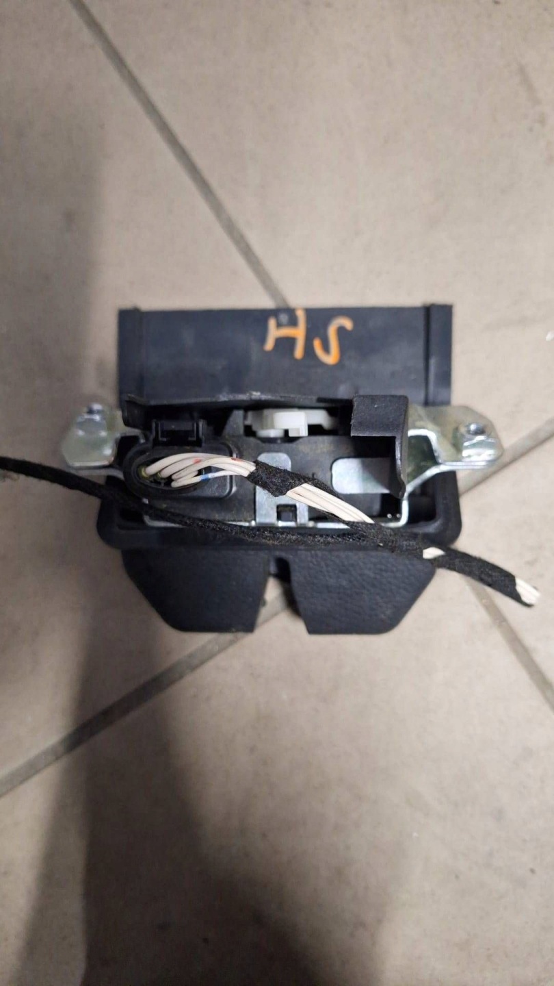 lock bonnet boot Volkswagen Sharan ii lift 7P0827505G