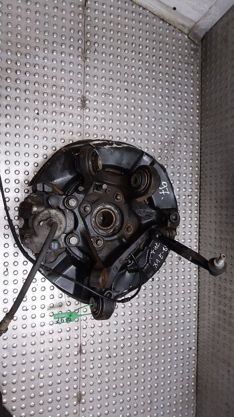 otoč čepu levý záď 6788049 BMW X1 E84