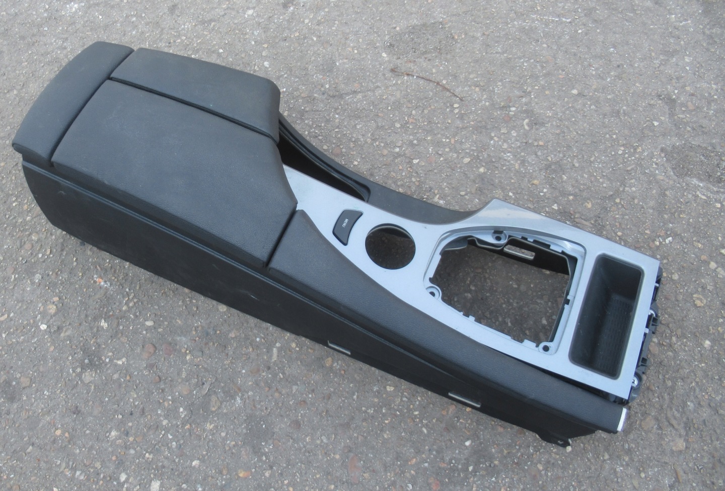 BMW E60 3.0 LCI 08R TUNEL střední