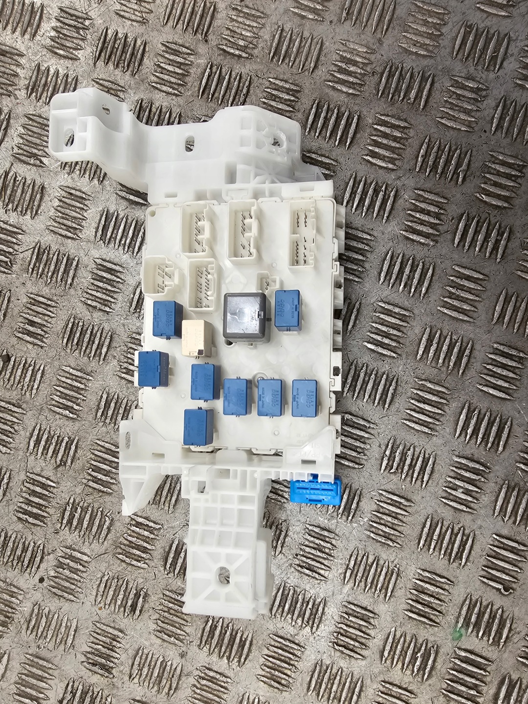 SUZUKI S-CROSS 1.4 HYBRYDA Module fusibles AA1A-4881