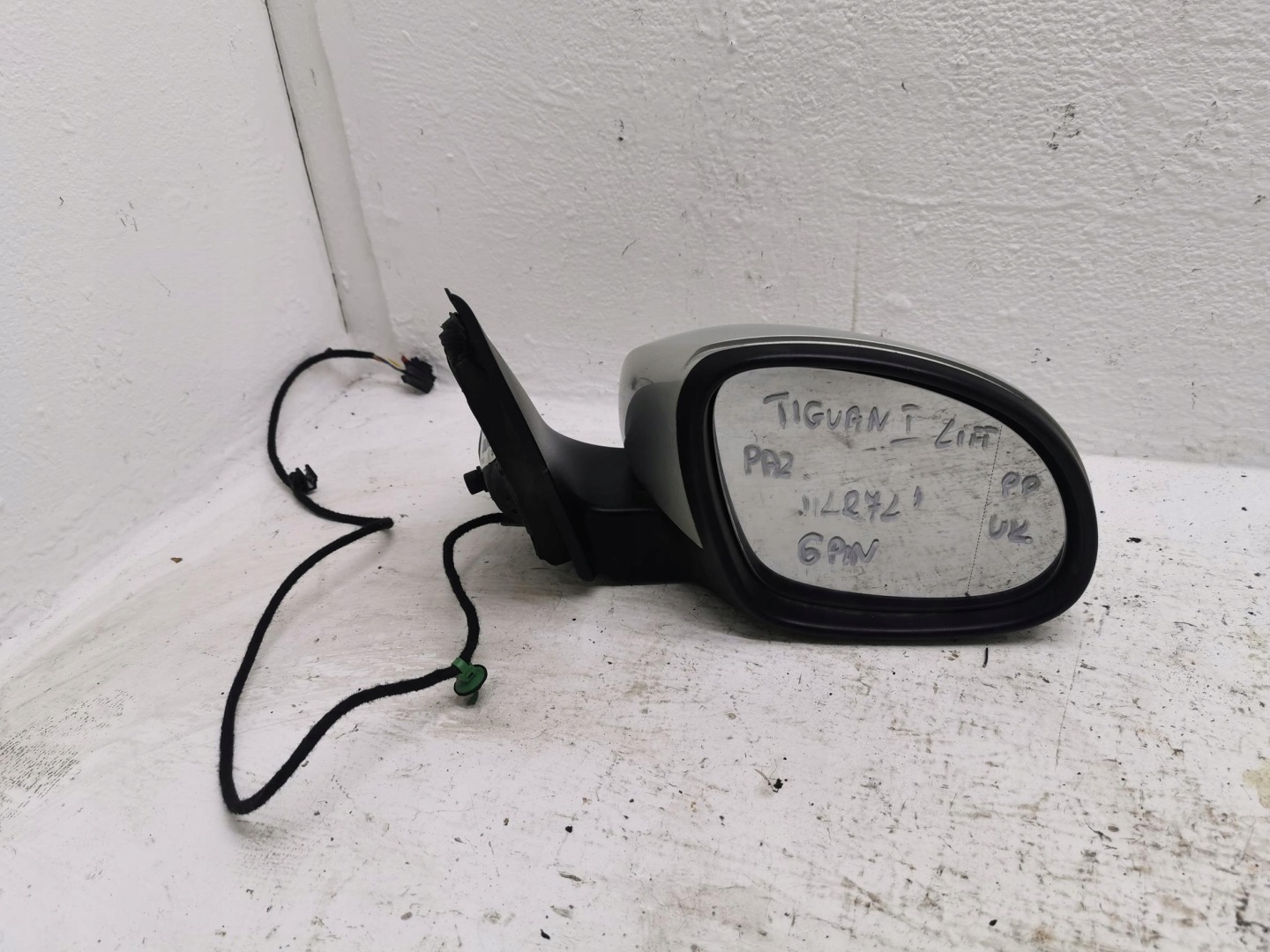 mirror right VW TIGUAN and LIFT 6 PIN LR7L UK