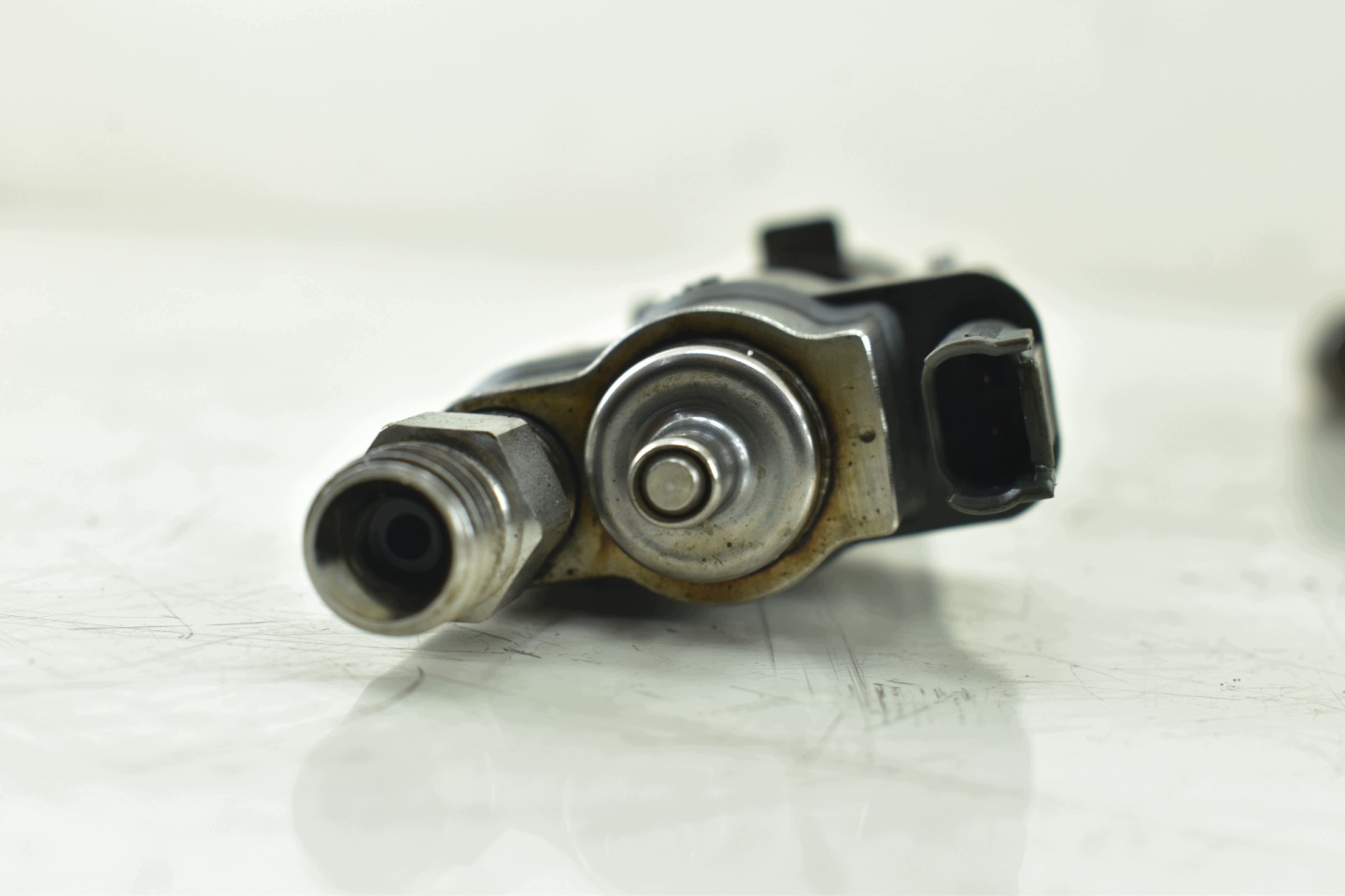 injector BMW E81 E87 E90 E91 E60 E61 F01 F10 F11 2.0i 3.0i 7589048-09