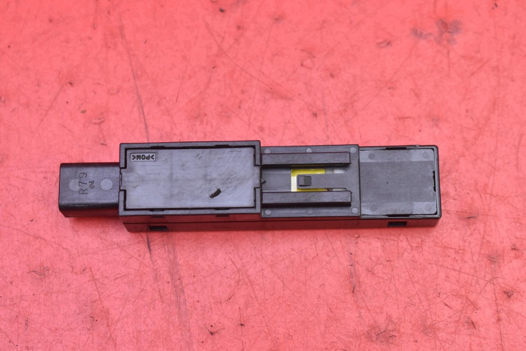 ANTENA LEXUS LS 4 IV LS600H 06-09