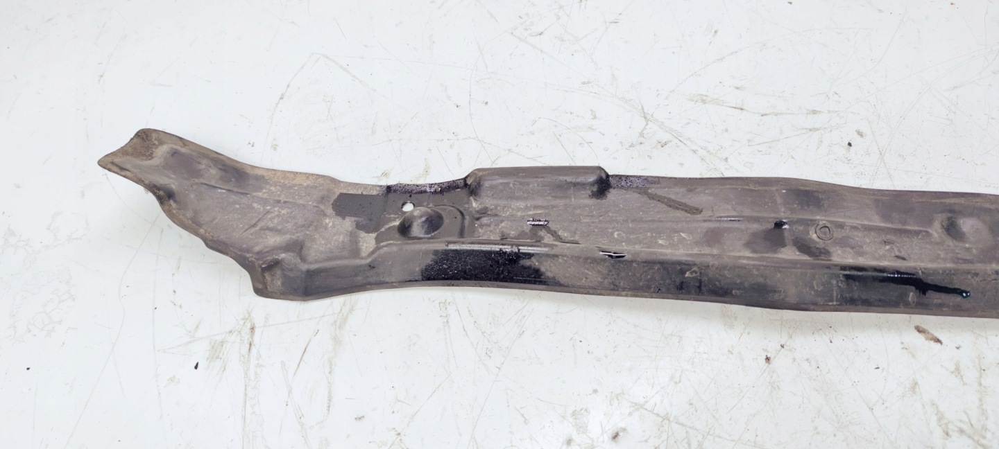 hangszigetelő sárvédöt bal AUDI Q7 4L0821111