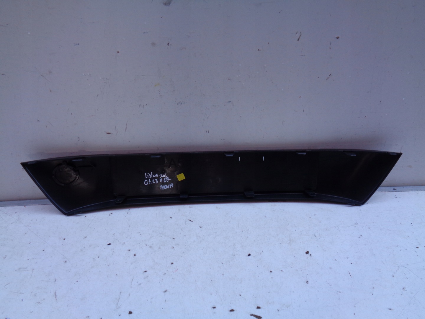 new moulding of a bumper front cap CITROEN C3 II 09