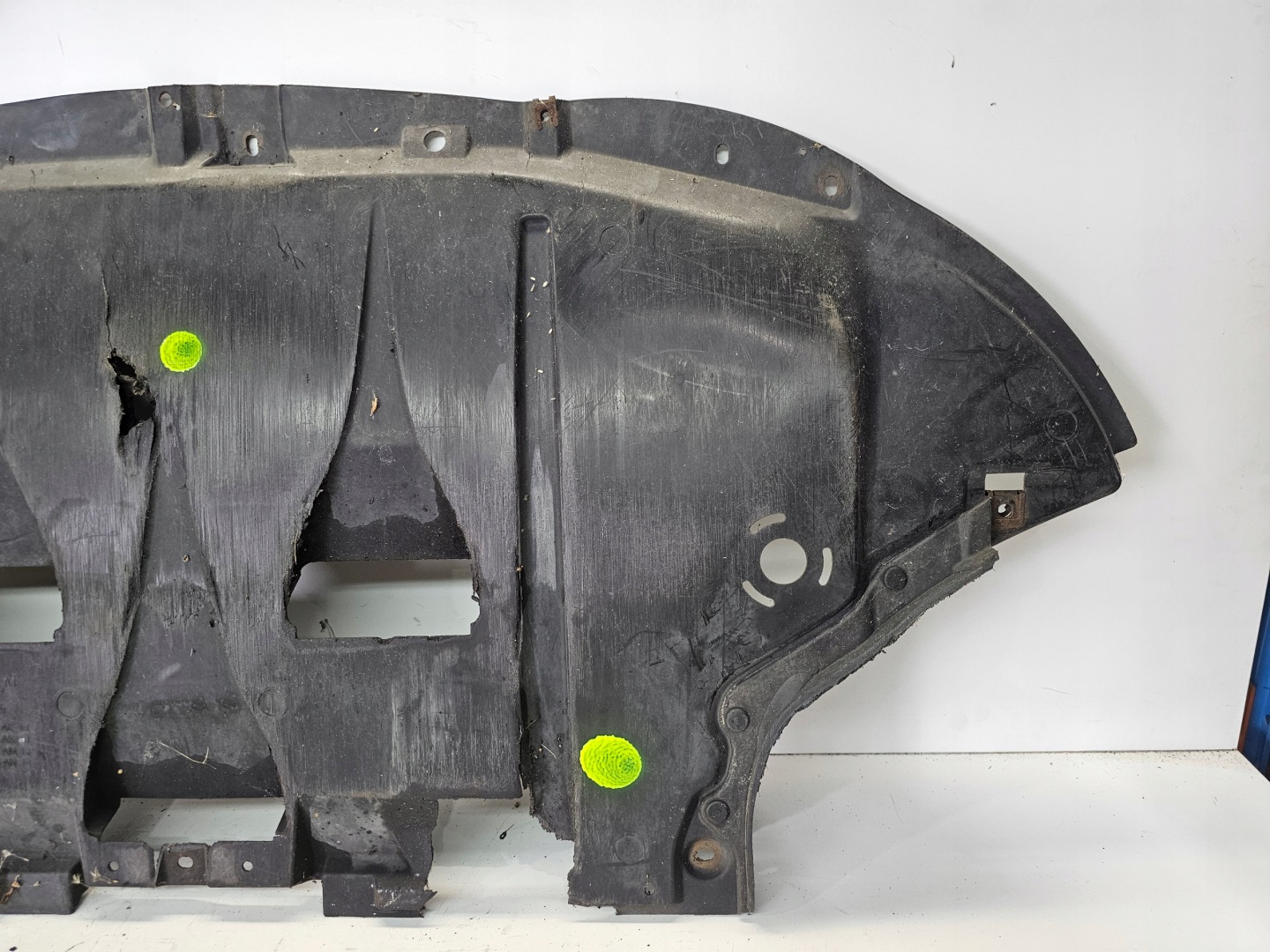 cover below engine cover AUDI A4 B7 8E0863823M