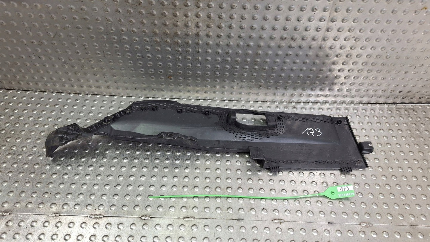 cap under the window right 4H0819336 AUDI A8 D4 4H