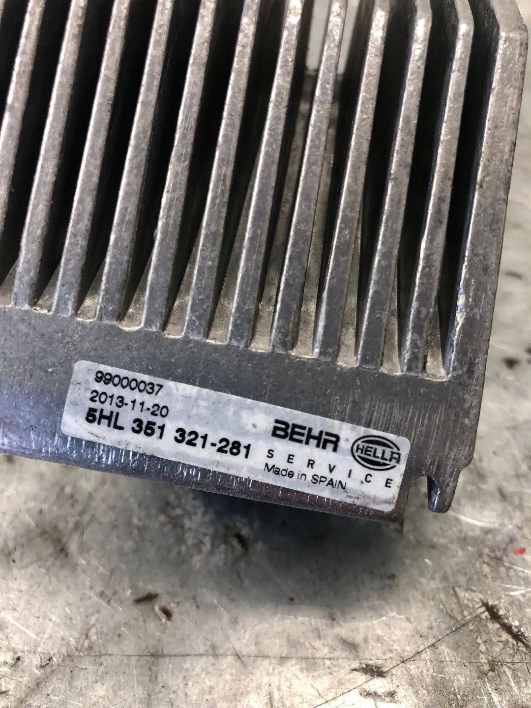 resistor, rheostat, regulator heater fan resistor AUDI 5HL351321-281
