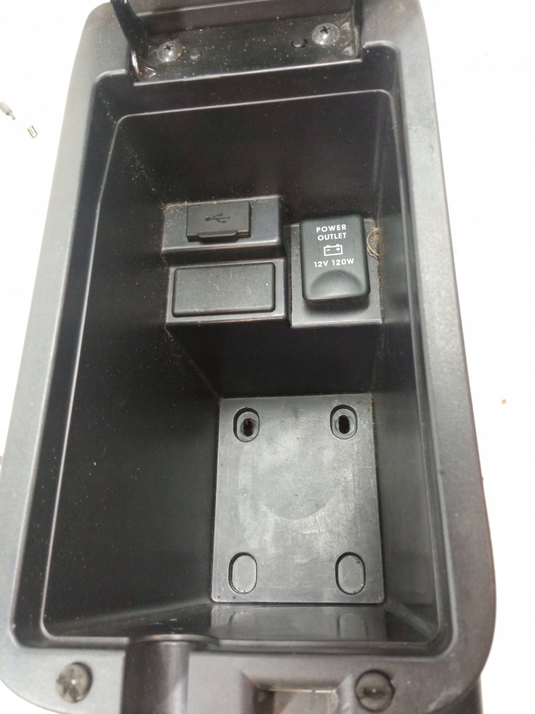 TUNEL central armrest passenger compartment USB Mitsubishi Outlander II (2005-2013)