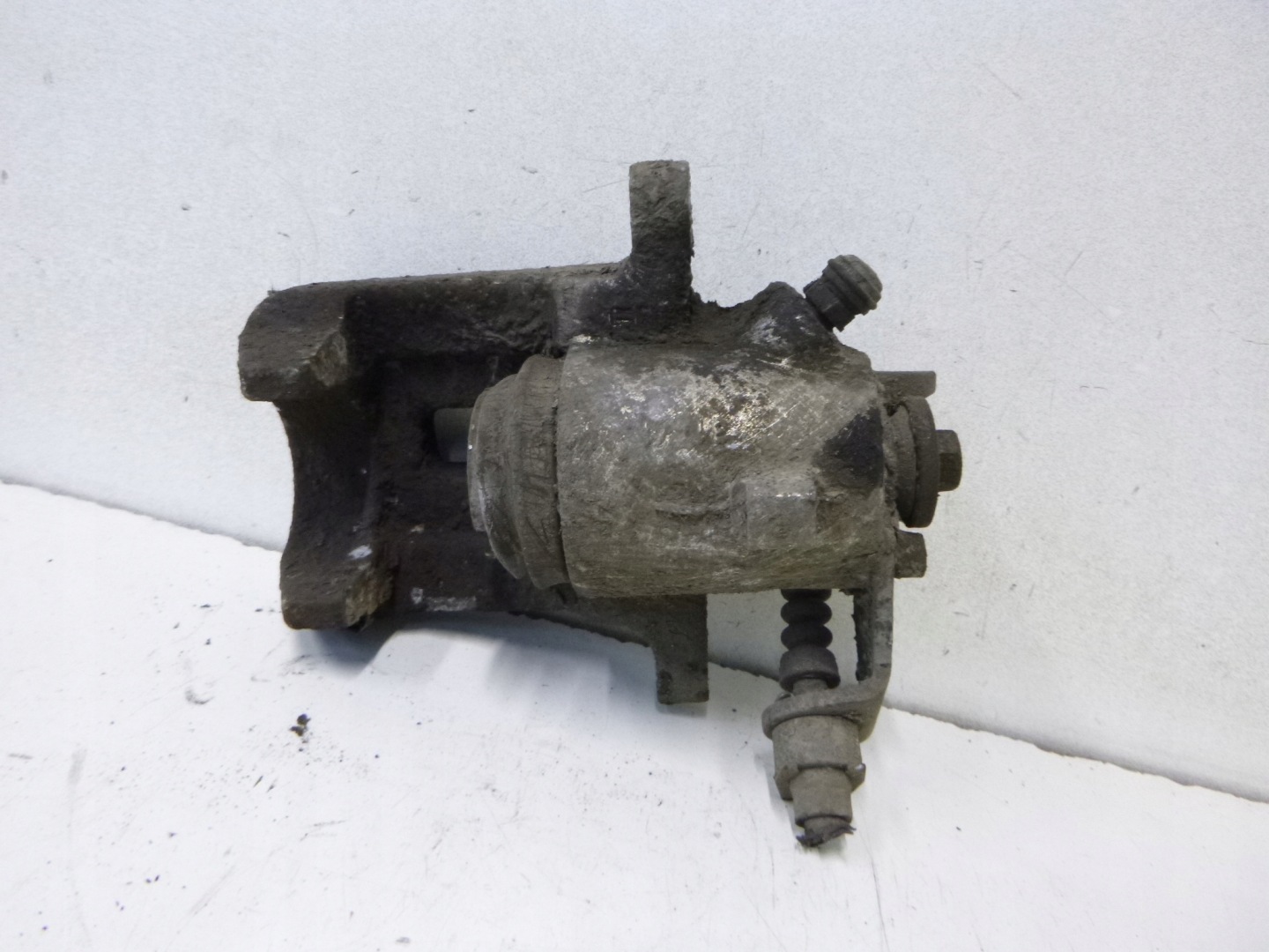 caliper brake rear part Volkswagen Golf IV 1.6 01r.