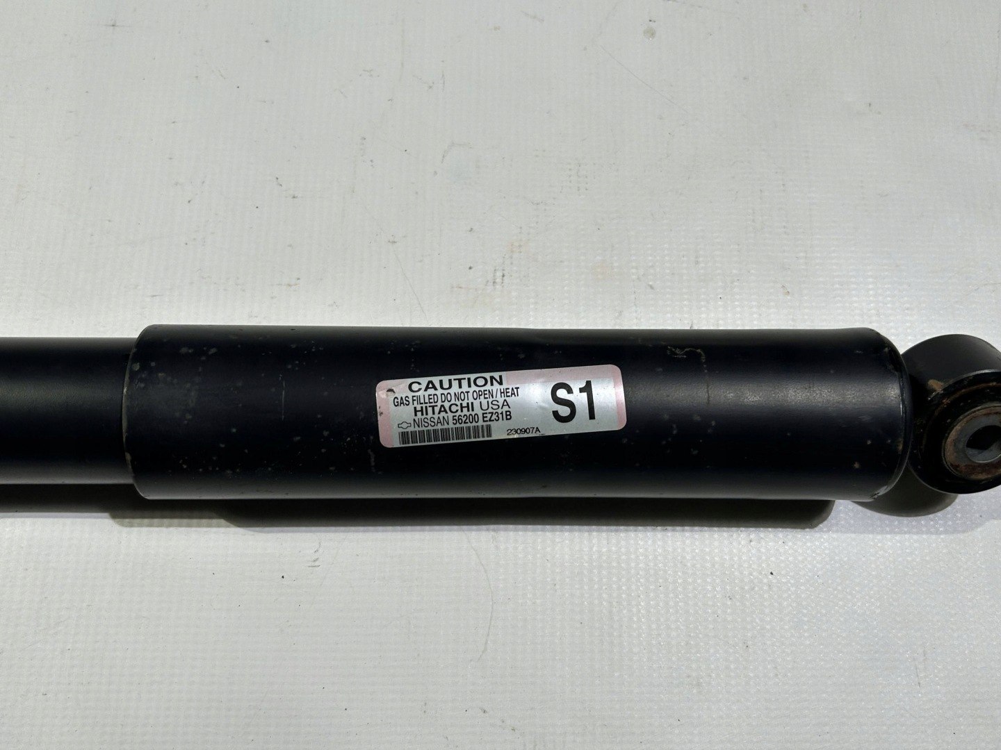 shock absorber rear part rear right left Nissan Titan 2016r