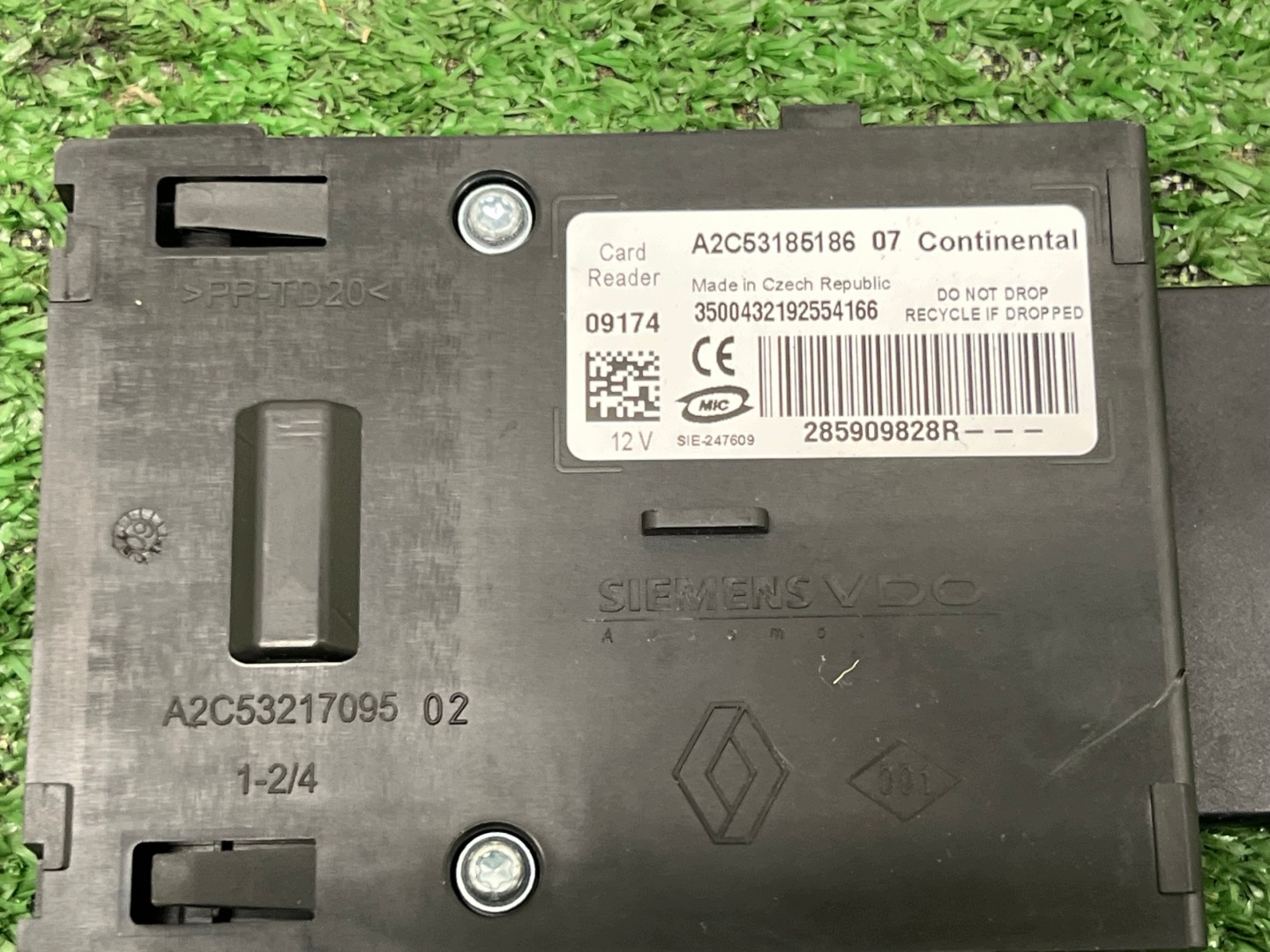 player KARTY RENAULT MEGANE 3 285909828R
