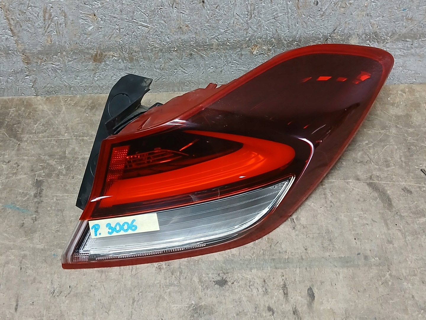 light rear part right HYUNDAI I30 FASTBACK LED 92402-G4