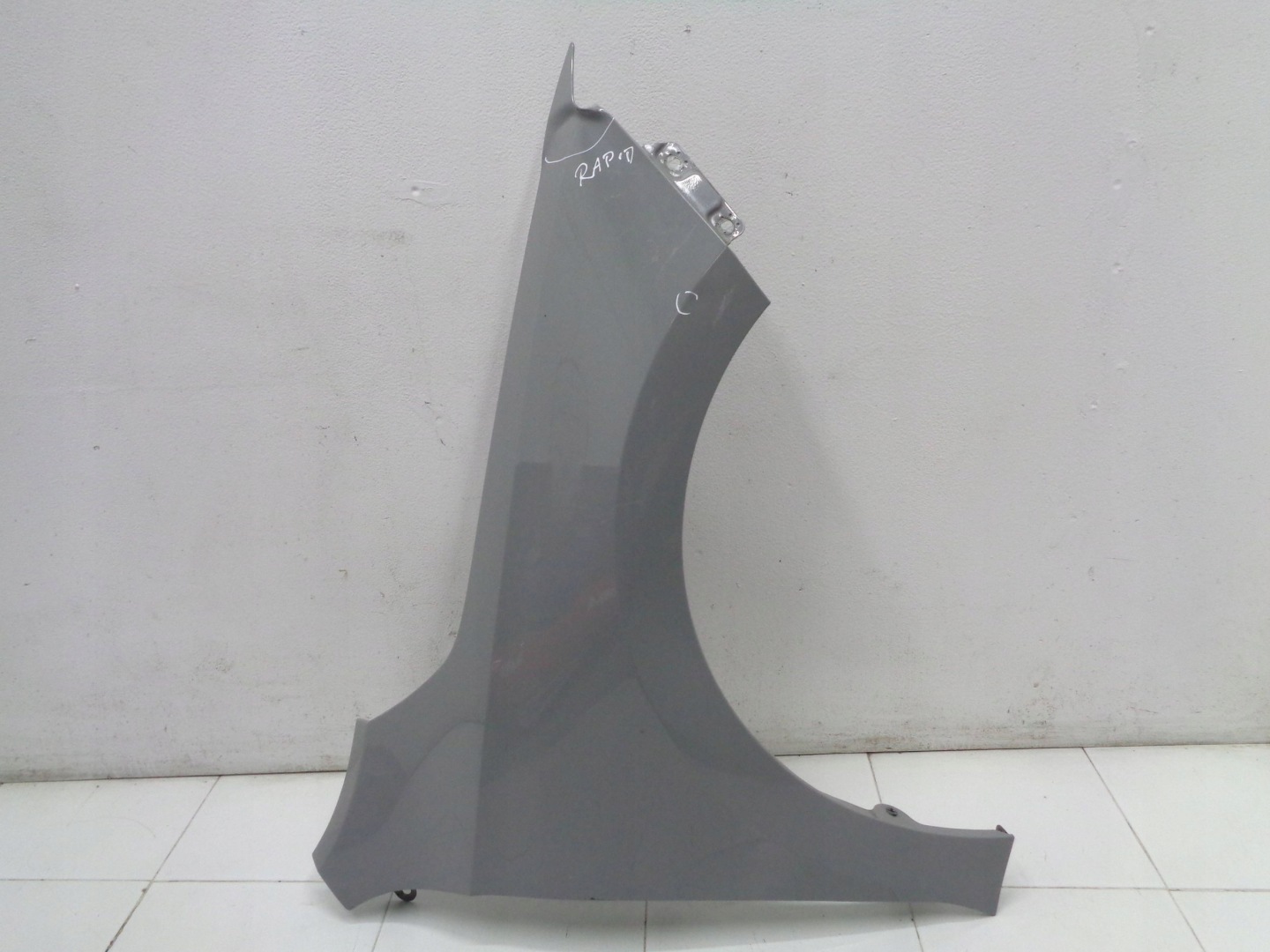 SKODA RAPID 5JA fender right front front 16R
