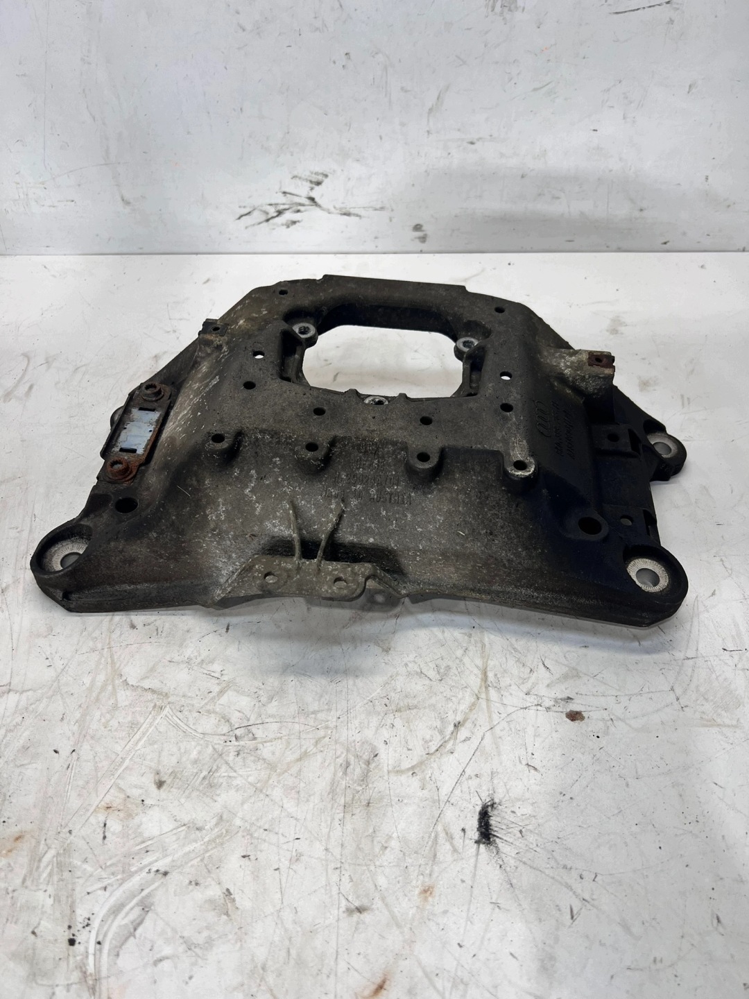 supporto supporto cambio ingranaggi AUDI A4 A5 8K0399263BL