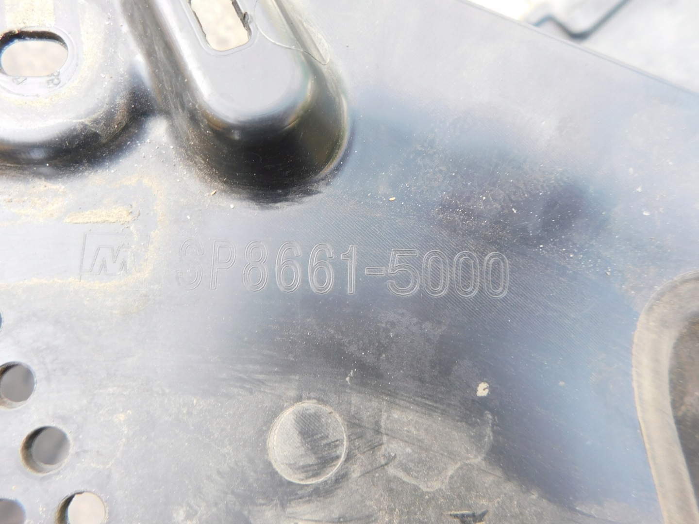 BMW X1 U11 mudguard cover side spod komplet 86615000