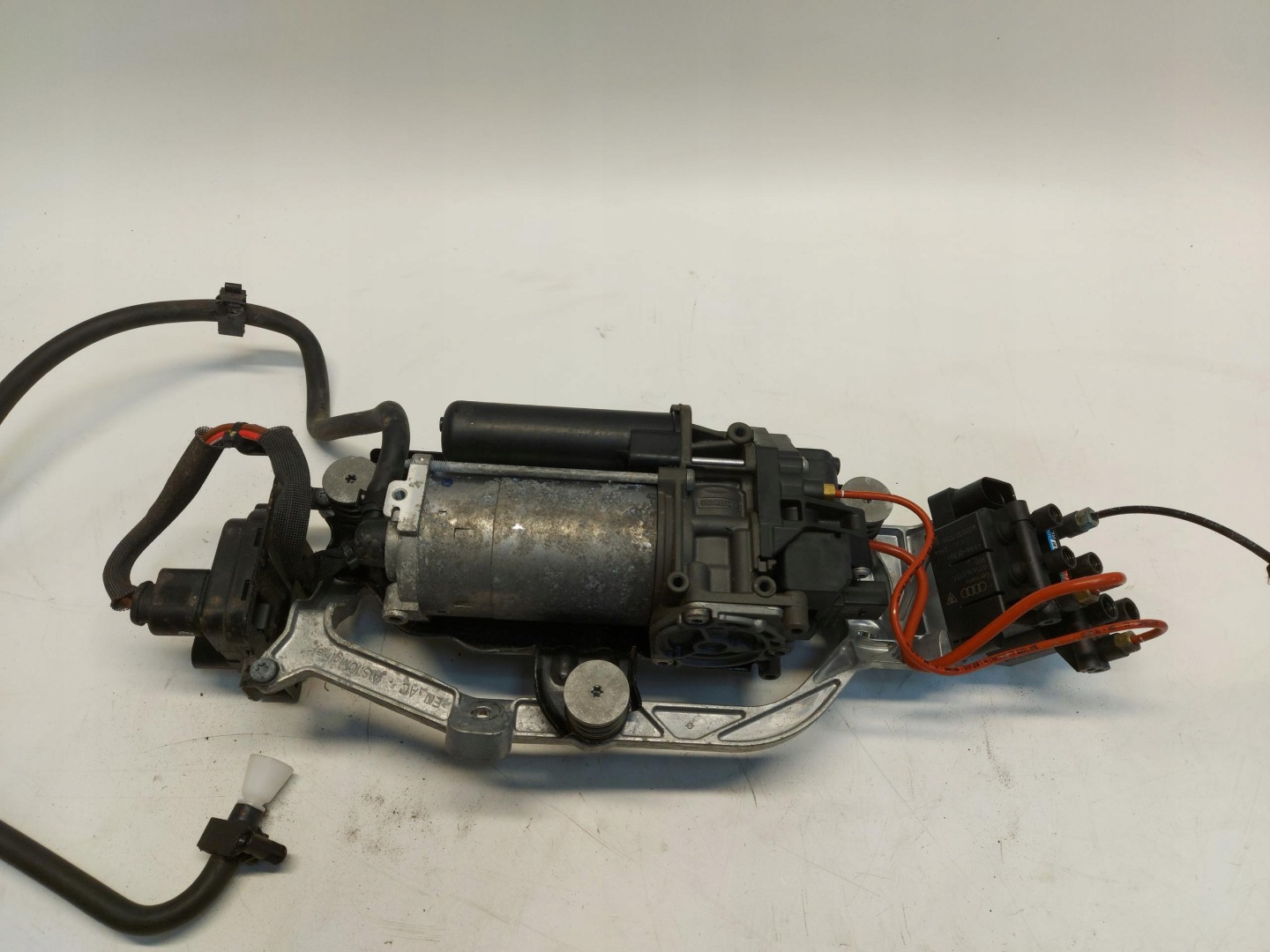 Porsche Taycan 4S 9J1 2022 compressor compressor; springing rear part 9j1616006d