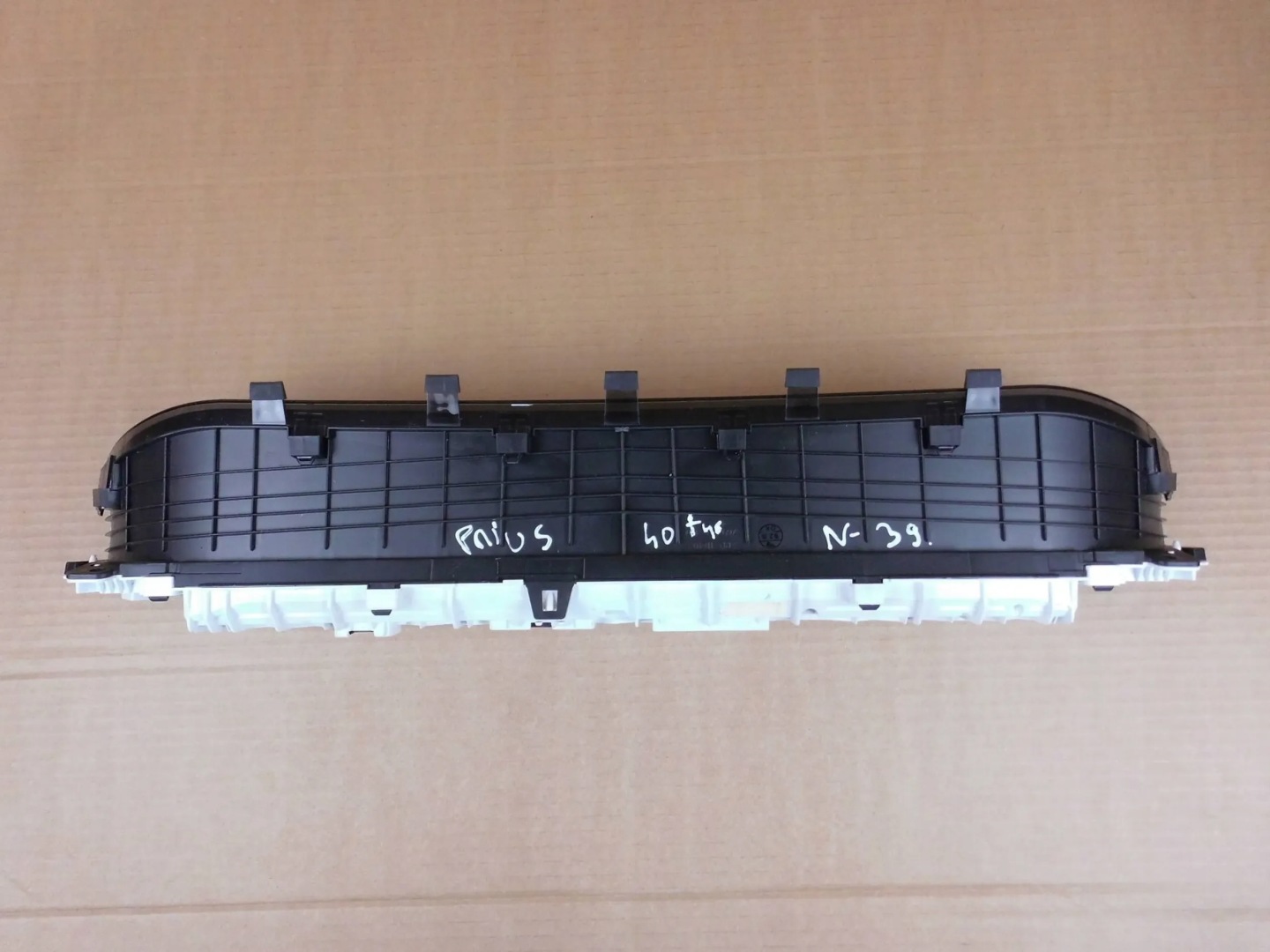 Toyota Prius IV 2015+ 1.8 HYBRID dials