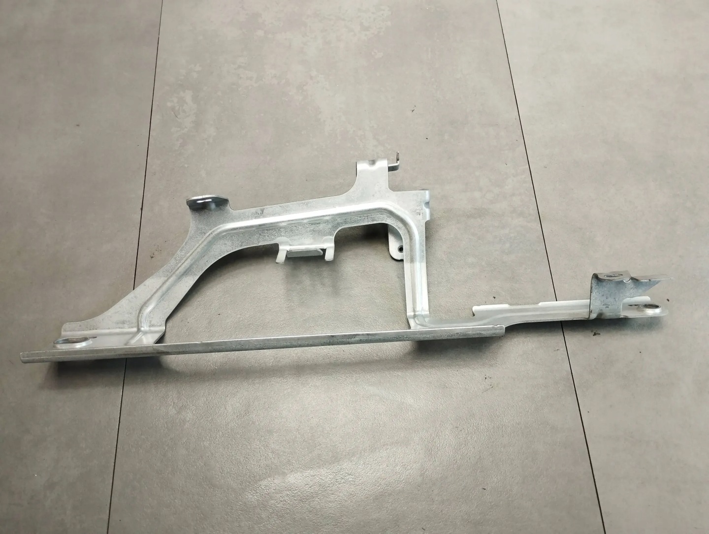 Mercedes-Benz GLC X253 C253 console bracket A2536910214