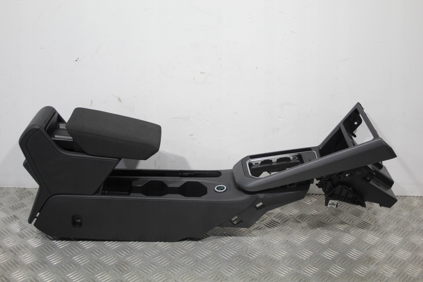 TUNEL central armrest VW TAIGO 2G7 R-LINE
