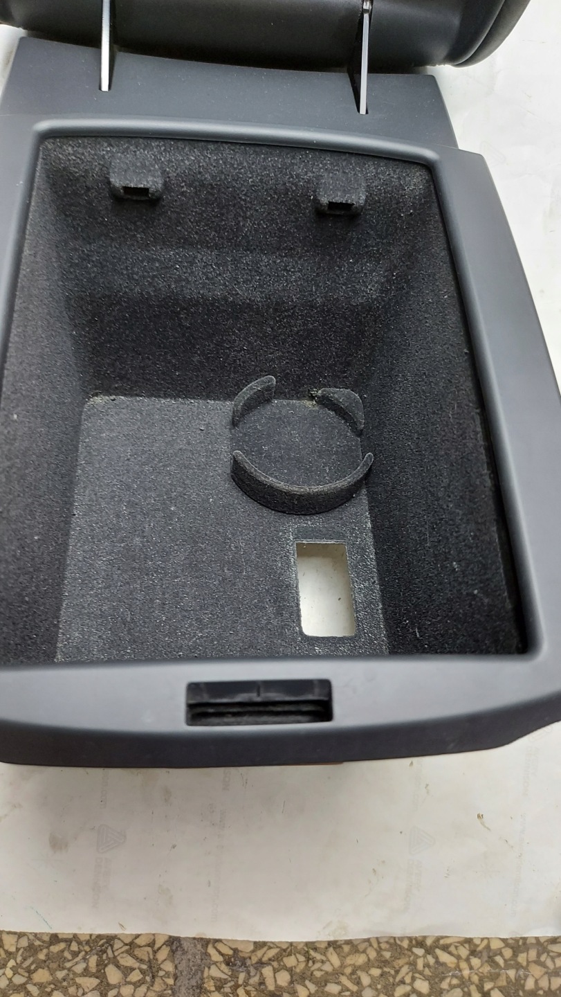 armrest passenger compartment TUNELU SRODKOWEGO AUDI A8 D4 4H black leather OE EU