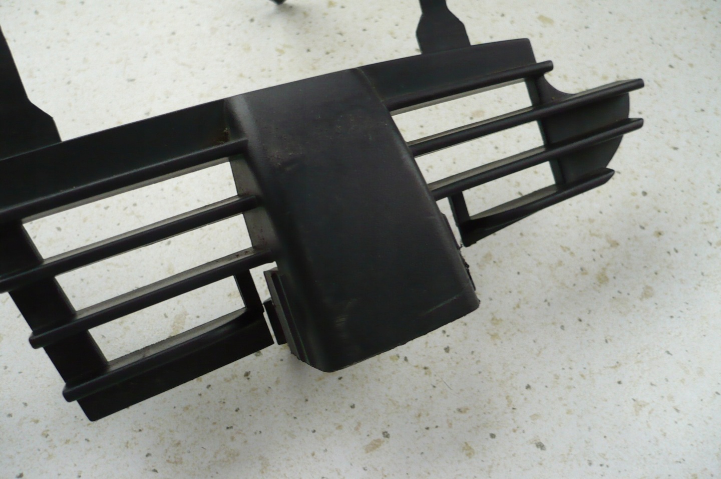 MERCEDES A-KLASA W168 towing hook cap bumper front 97-00 Rok