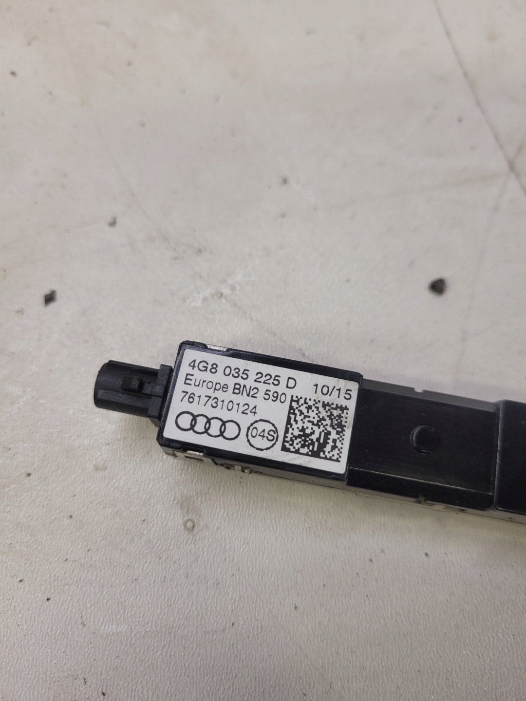 antenna amplifier AUDI A6 C7 A7 4G8035225D