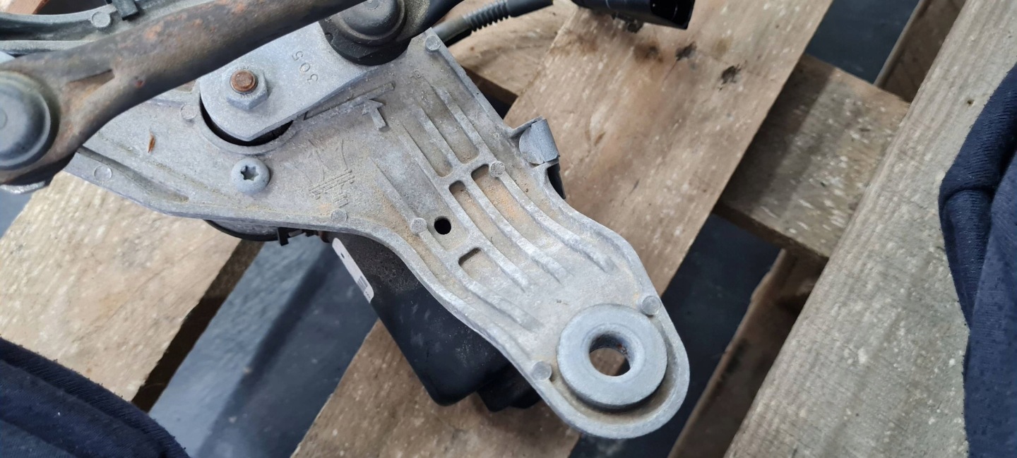 Maserati Quattroporte VI wiper mechanism front mini motor
