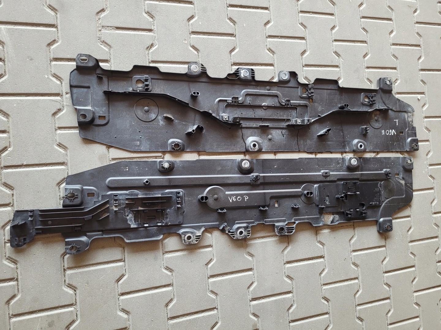 cover chassis left 31497613 VOLVO S60 III V60 II 2.0 D 3