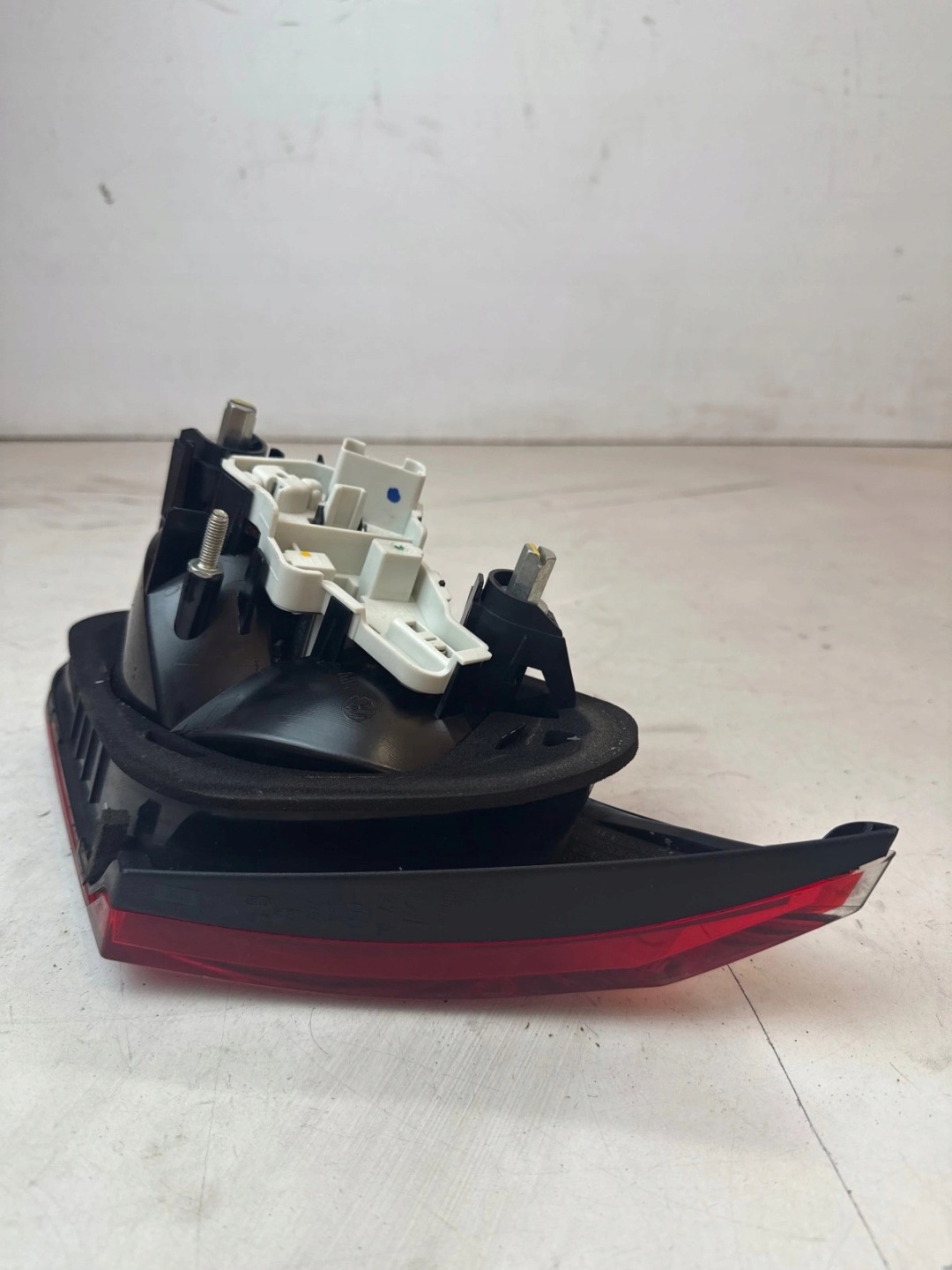 light rear part rear left to the bonnet Volkswagen Passat B6 CC