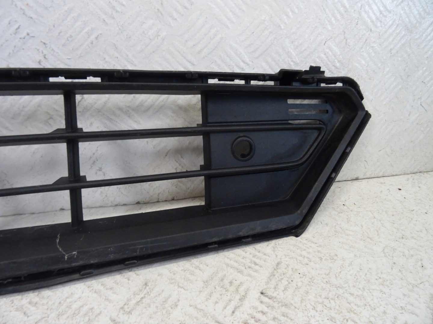 grid of a bumper front front central VOLVO XC40 II LIFT 32136098