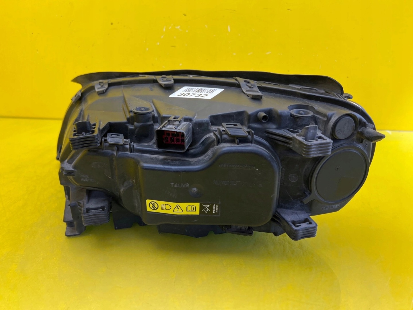 light right Volvo XC70 V70 S80 Xenon non-setting 07-12