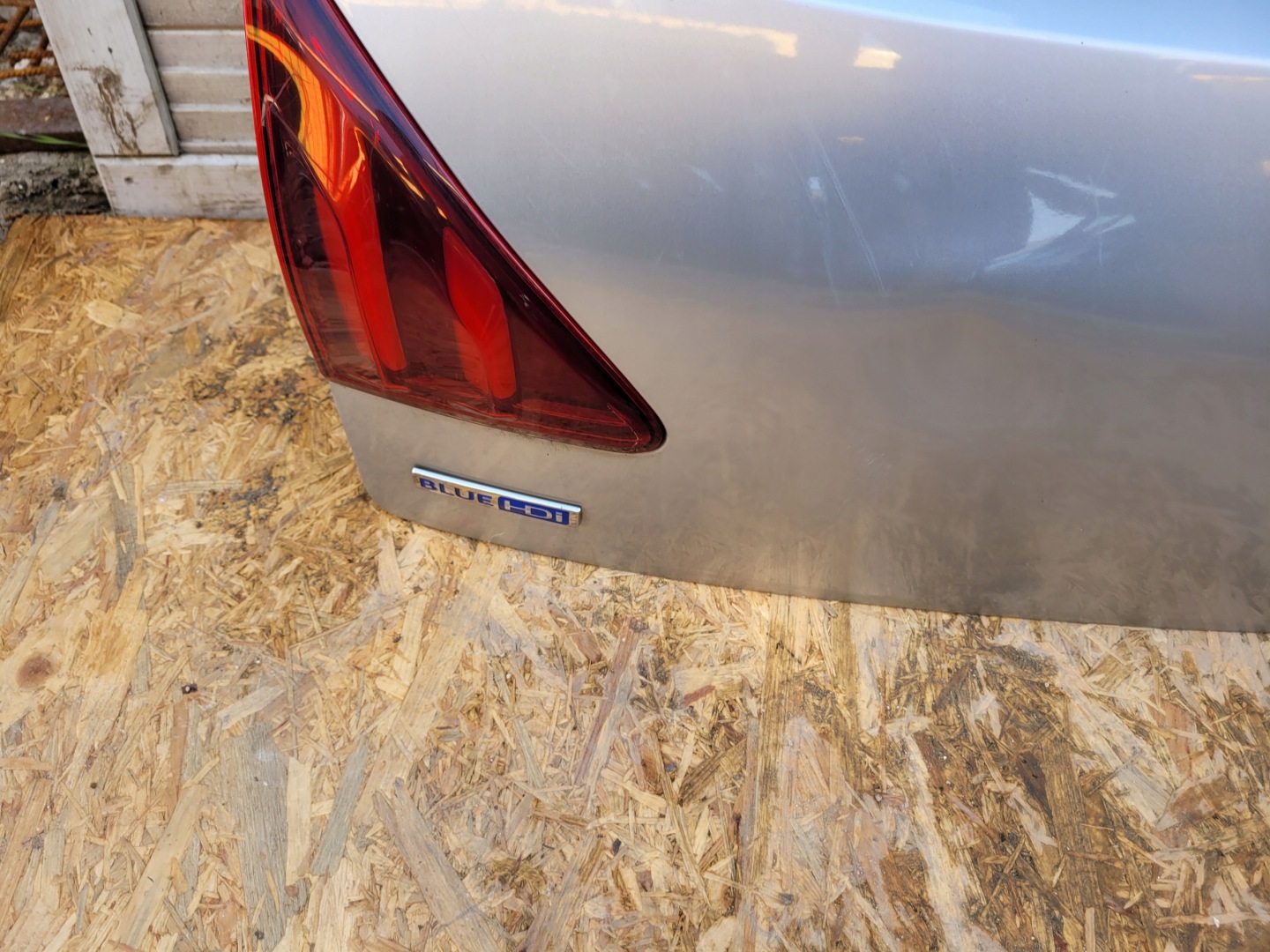 trunk door boot PEUGEOT 3008 and LIFT