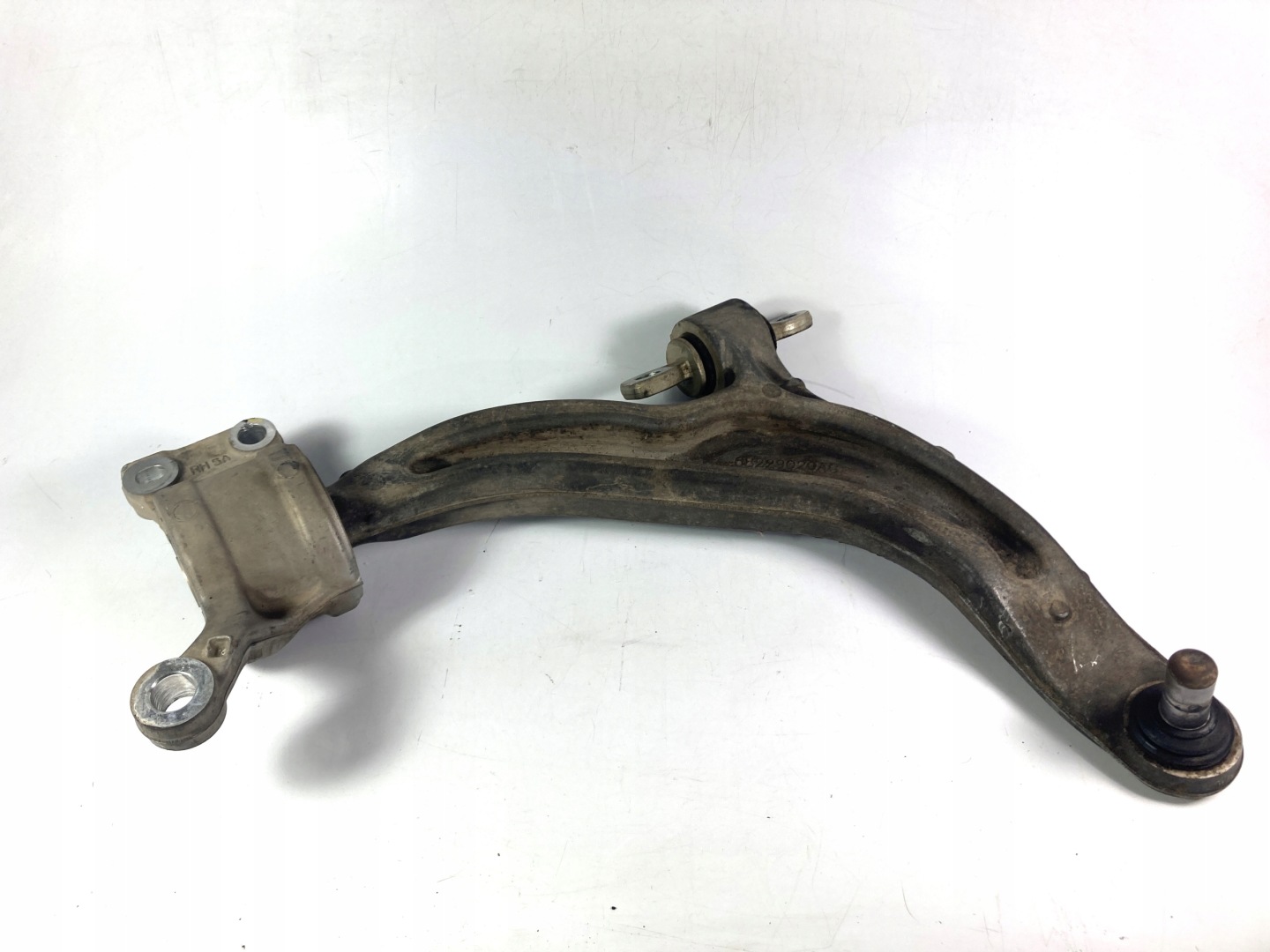 Chrysler Pacifica hybryda 2017-26 arm right front front