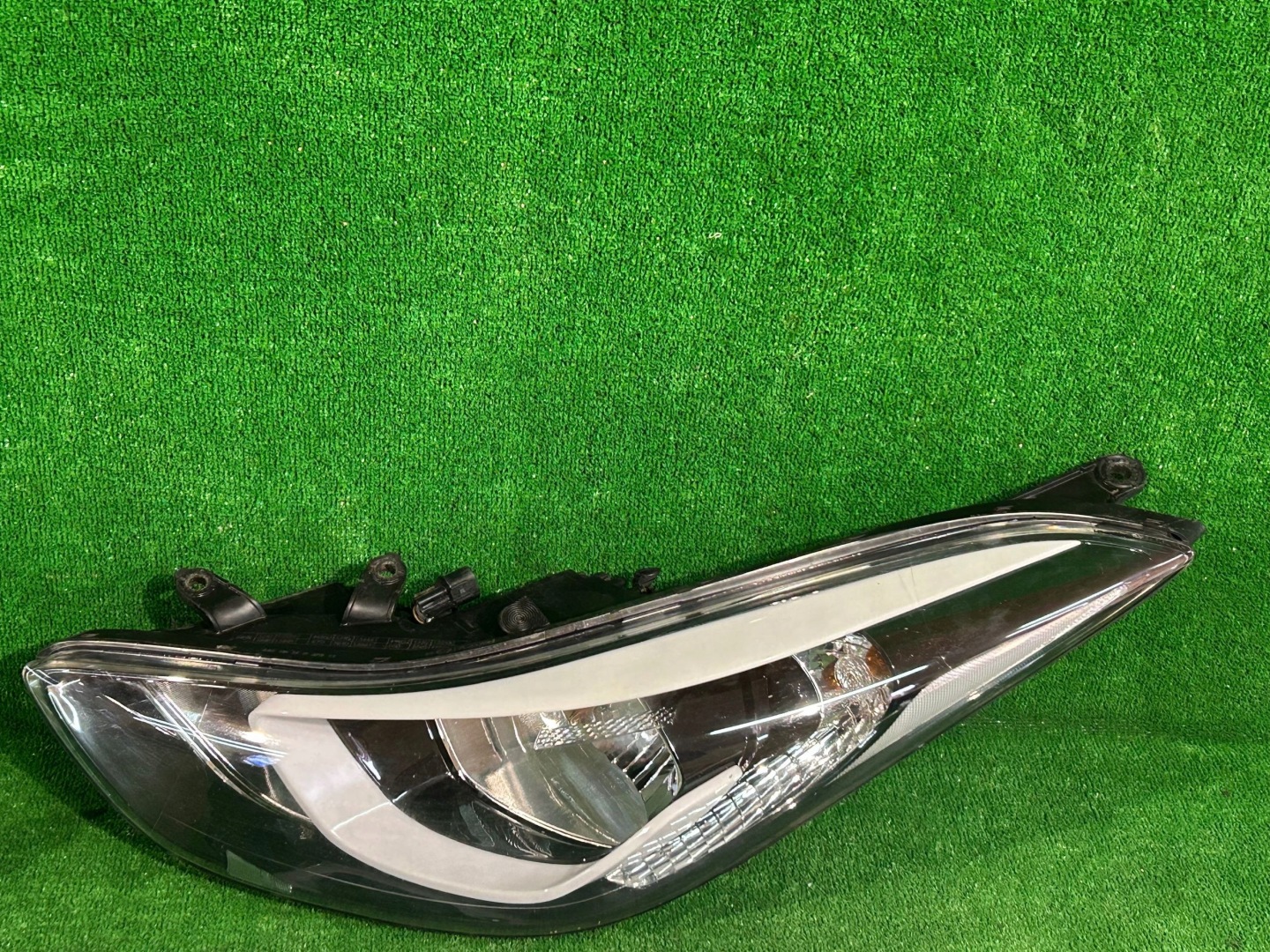 REFLEKTOR left HYUNDAI ELANTRA V 10- nr:127