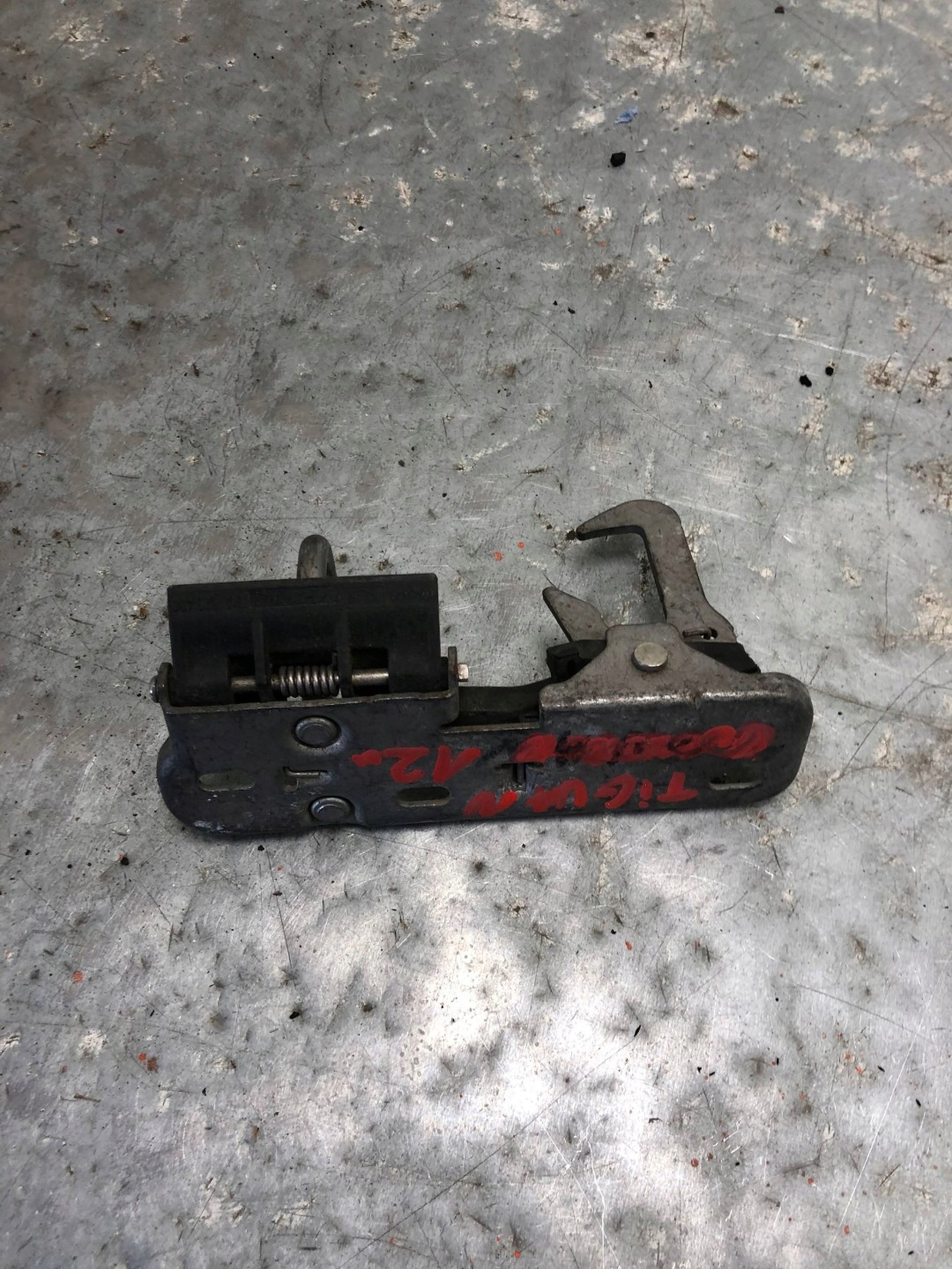 lock RYGIEL bonnets VW TIGUAN 1K0823480