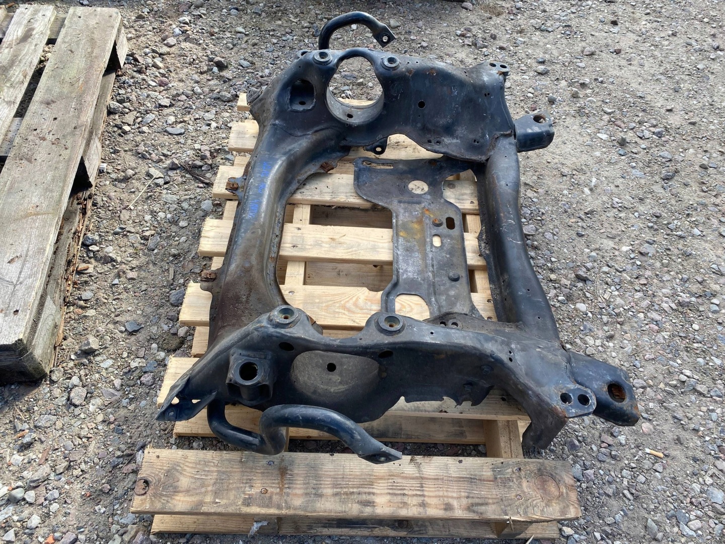 MERCEDES E W212 LIFT 4MATIC 4x4 suspension beam axle beam subframe front