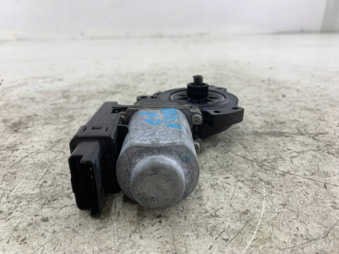KIA CEED and mini motor windows right front 402054D