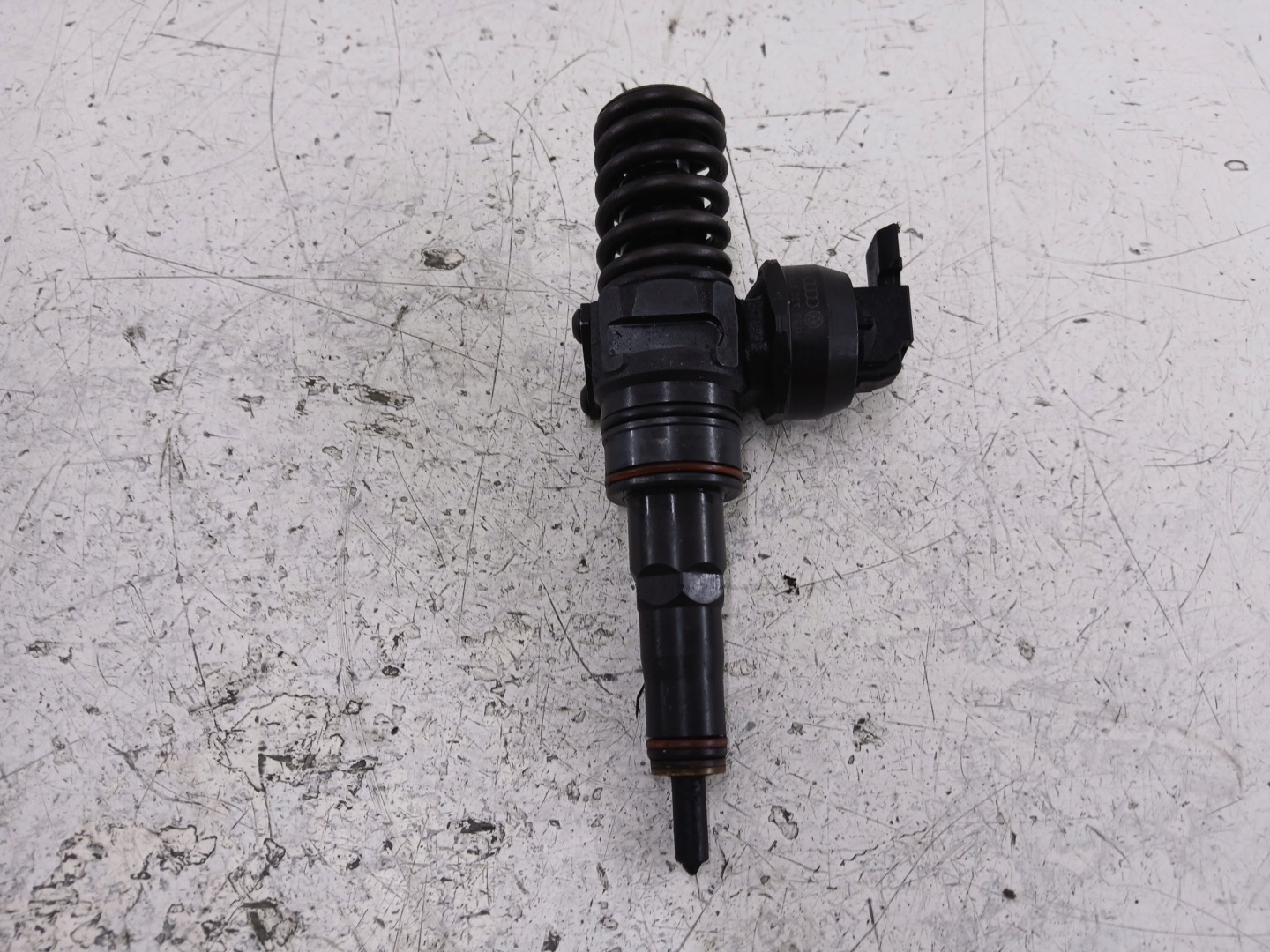 AUDI A4 B6 VW PASSAT B5 FL 1.9 TDI Pumpedüse Einspritzdüse 038130073AR