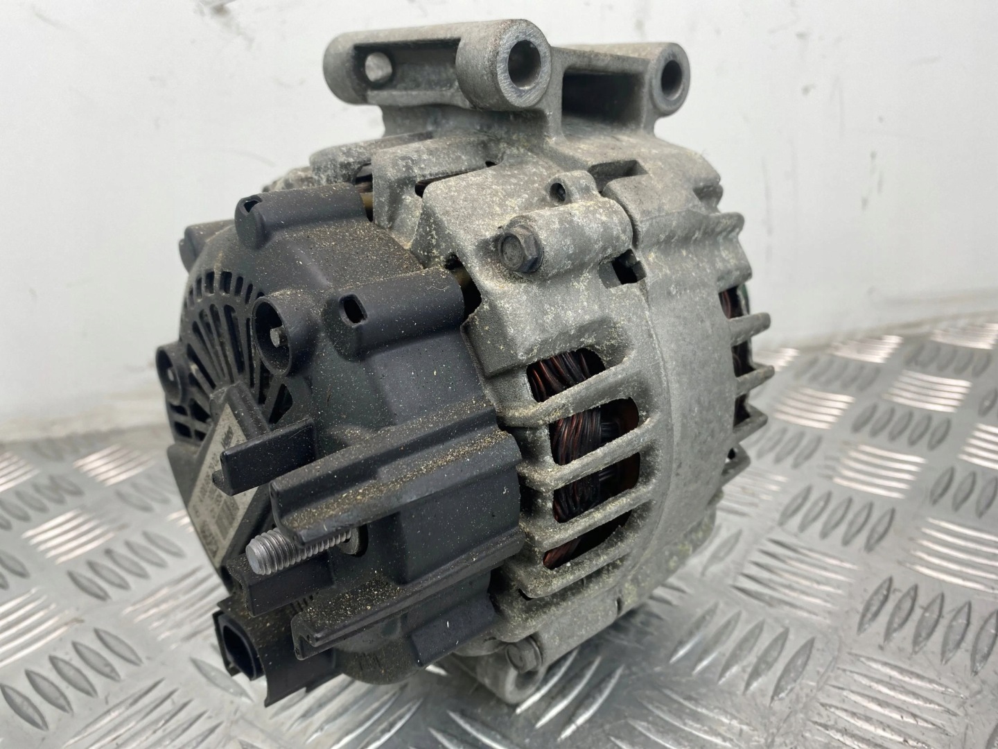 Mercedes E250 CGI W212 1.8 Alternator A0009067902