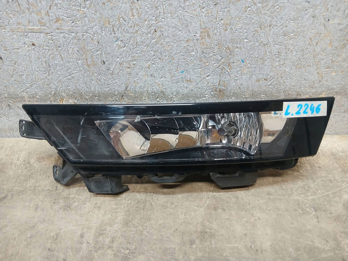 fog light front left SKODA RAPID LIFT 5JA941699D