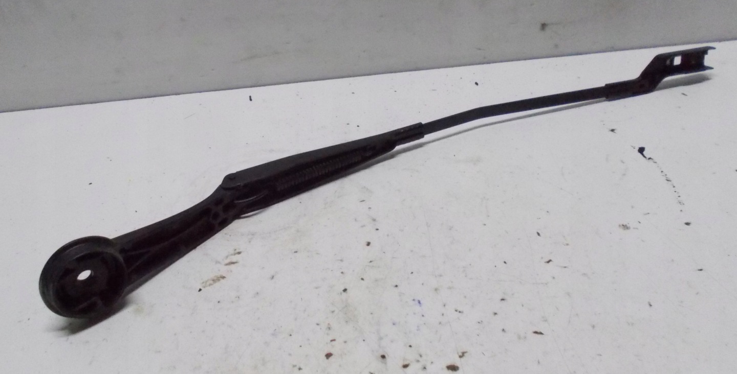 FORD FOCUS MK3 2.0 TDCI 13R wiper arm right BM5117526BB