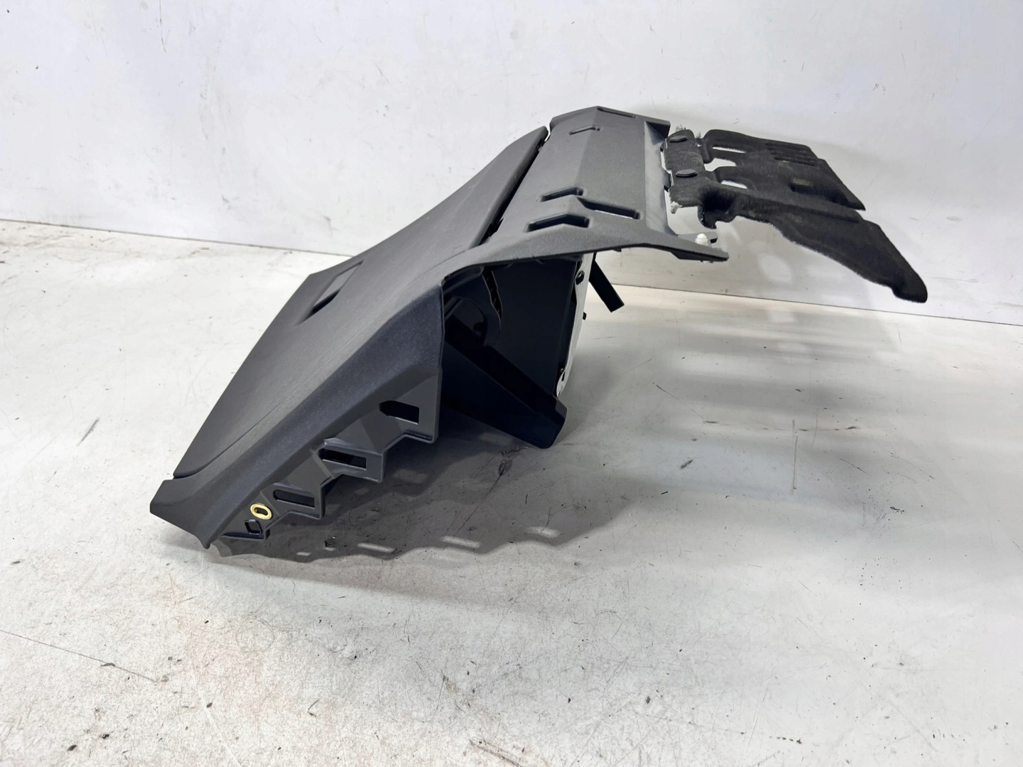 pretinac suvozača suvozača AUDI Q4 E-TRON 89C857035