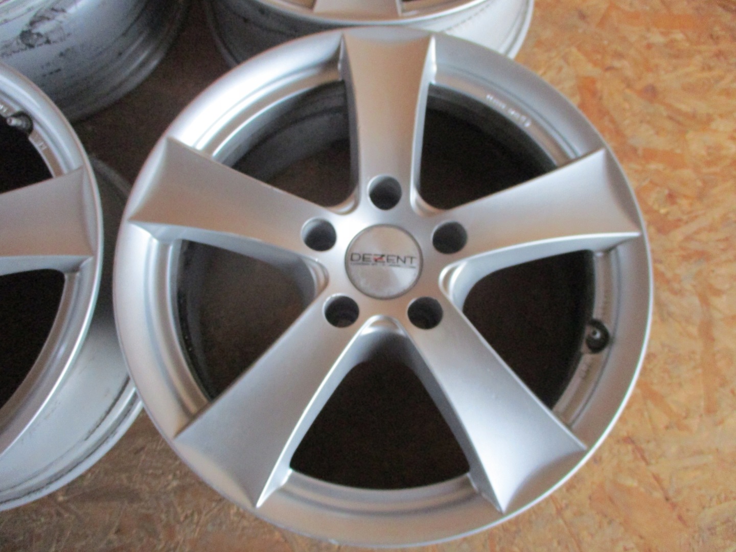 discs aluminium DEZENT 7,5X17 ET32 5x120