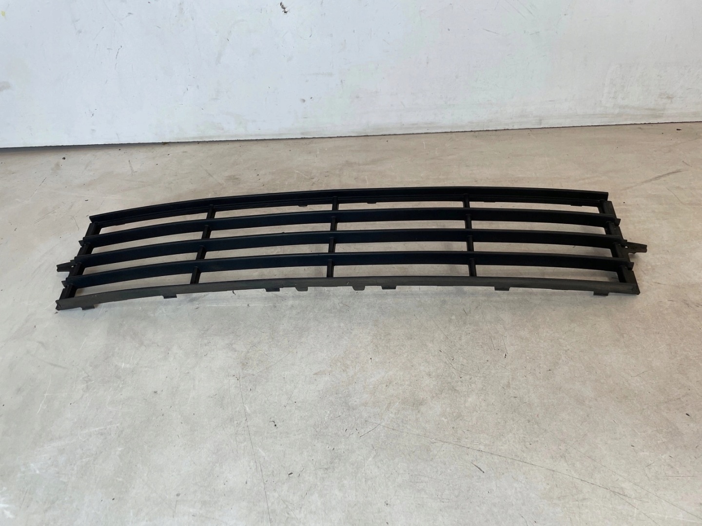 grille grid of a bumper central Skoda Octavia III 5E