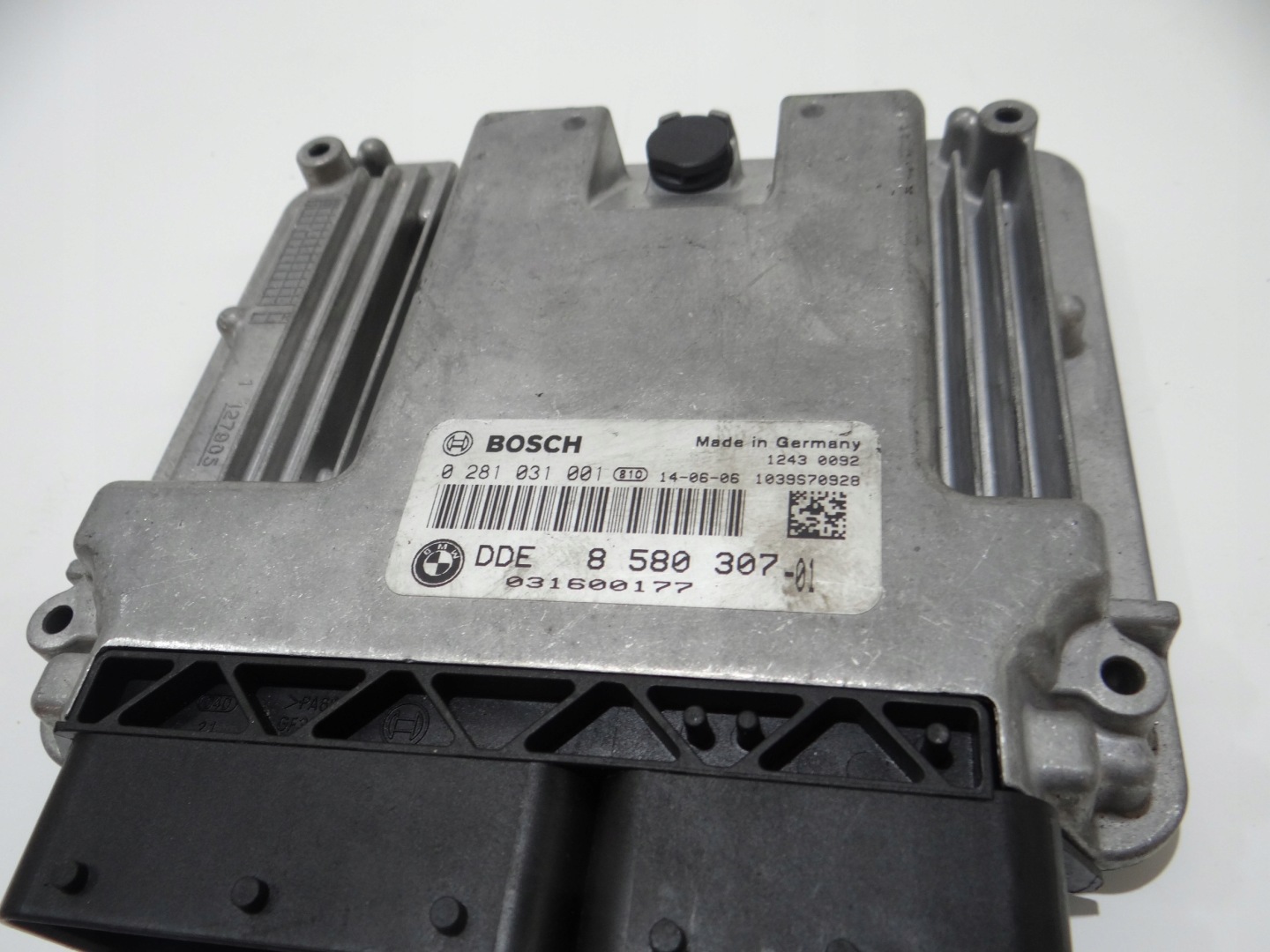 computer control unit of the engine BMW LIFT X1 E84 2.0D 8580307 XDRIVE