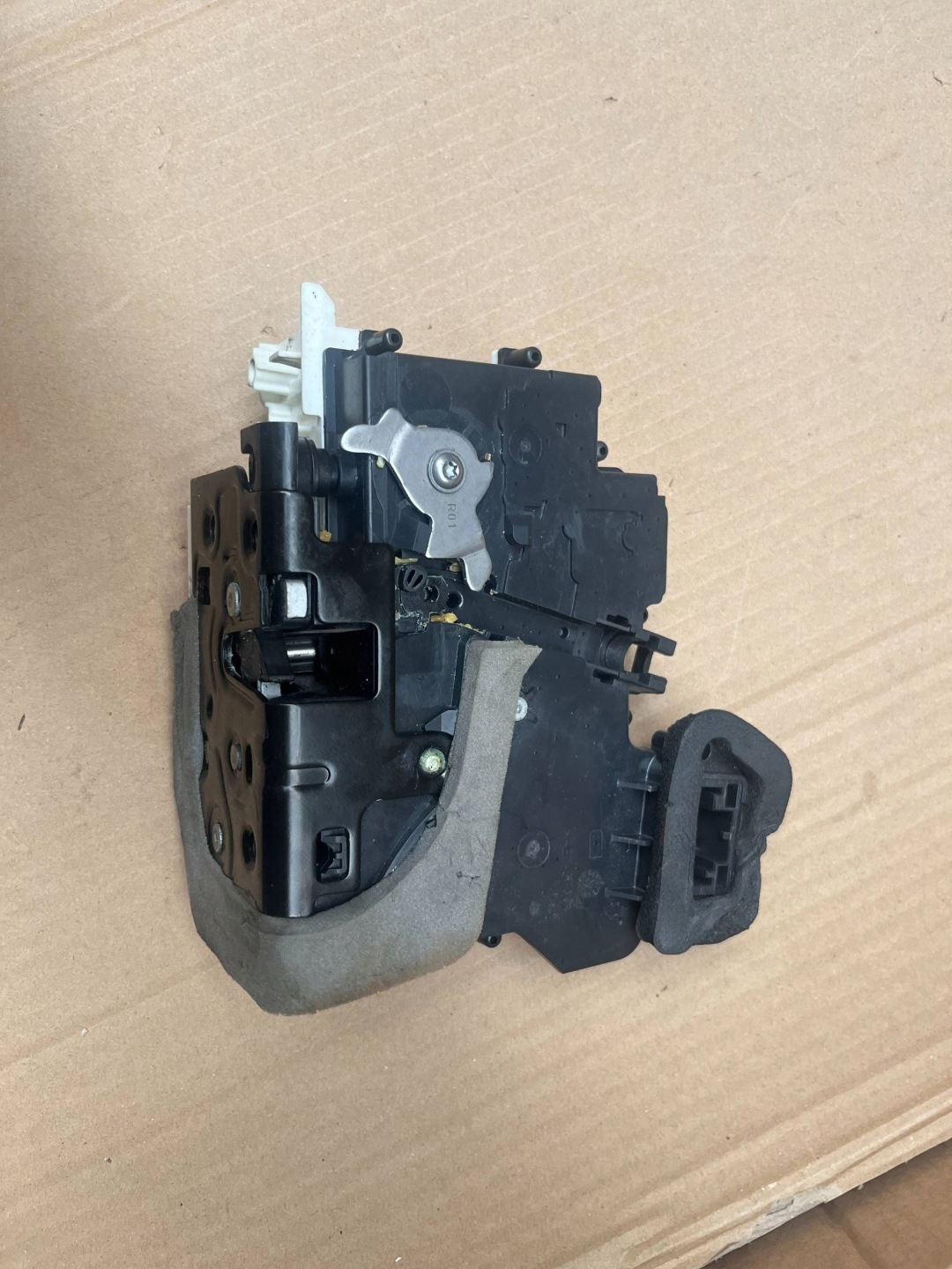 AUDI A6 C8 lock door right front 4K1837016J original